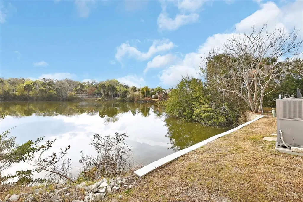 2008 Hickorywood Drive South Daytona FL 32119