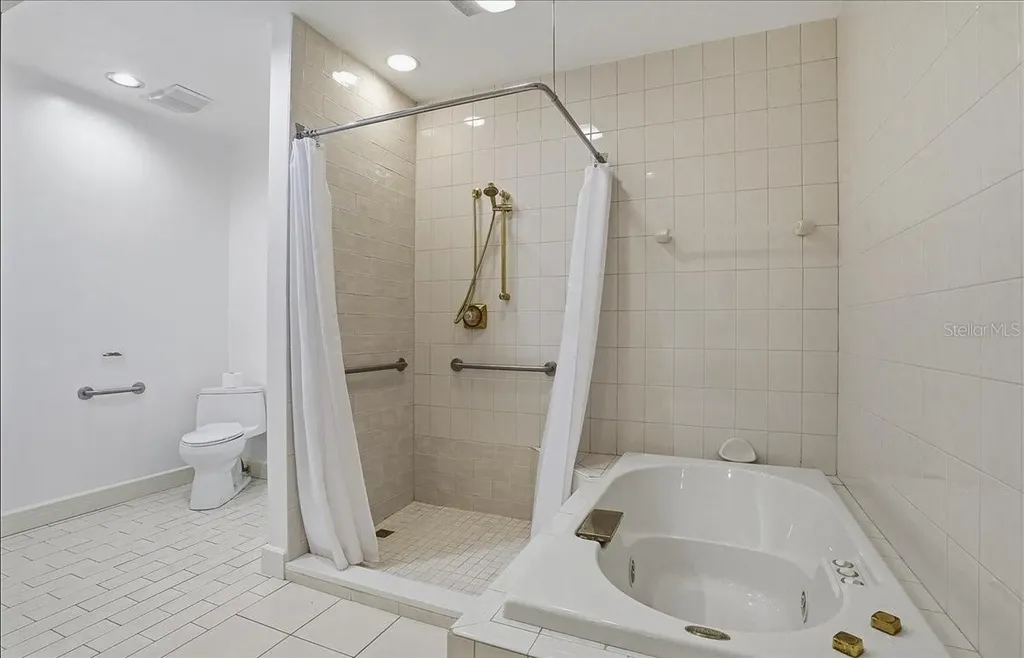 380 Gulf Of Mexico Drive Longboat Key FL 34228