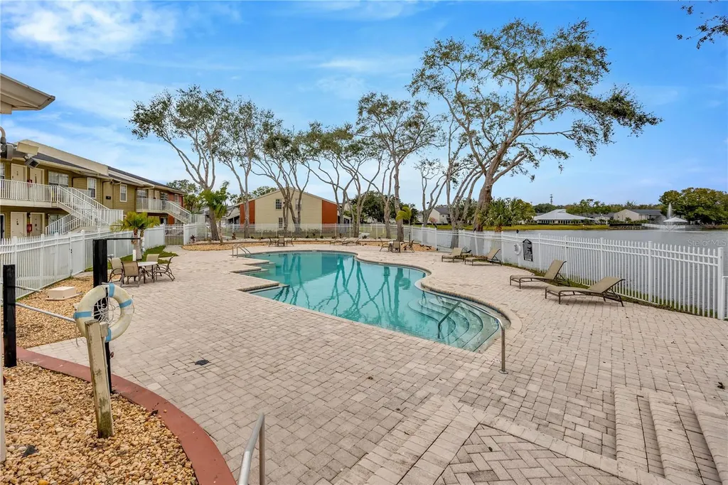 308 Lake Parsons Green Brandon FL 33511
