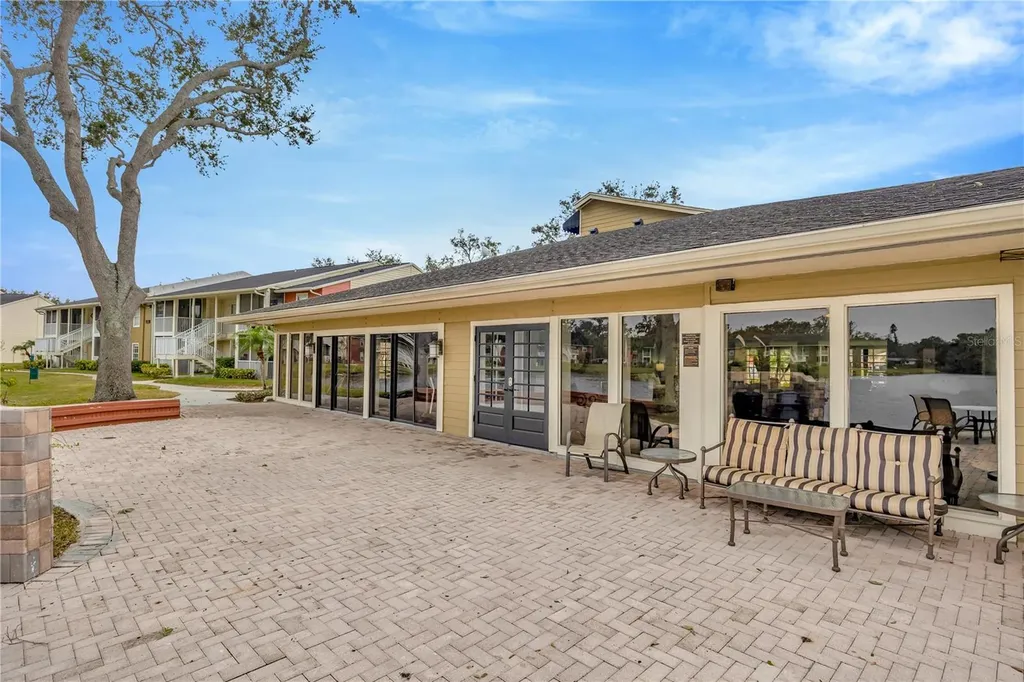 308 Lake Parsons Green Brandon FL 33511