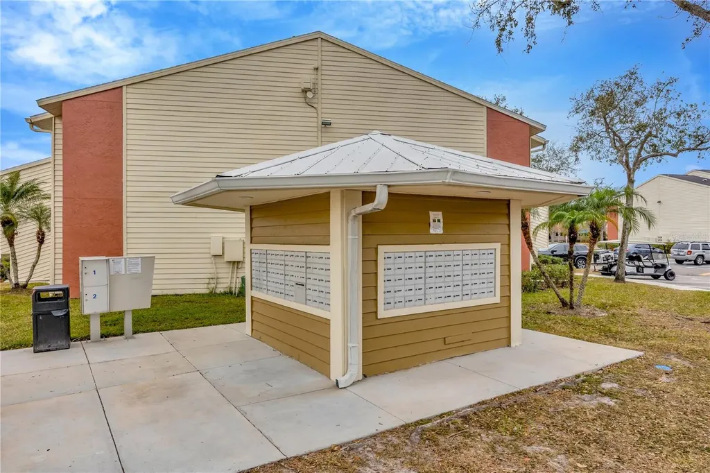 308 Lake Parsons Green Brandon FL 33511