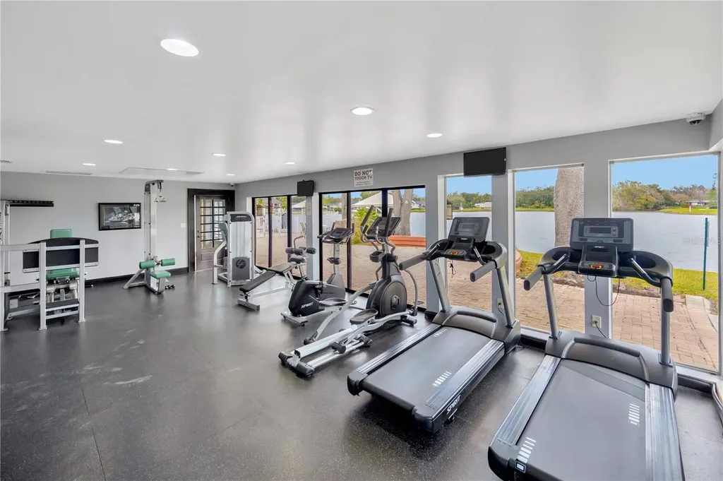 308 Lake Parsons Green Brandon FL 33511