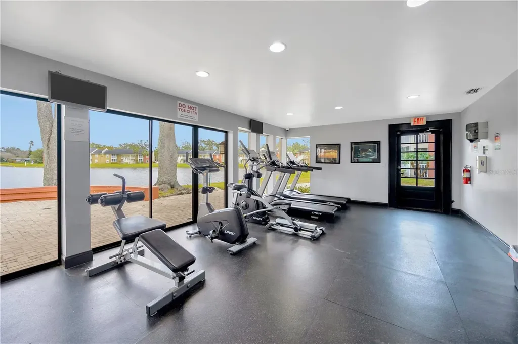 308 Lake Parsons Green Brandon FL 33511
