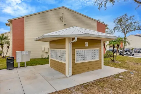 308 Lake Parsons Green Brandon FL 33511