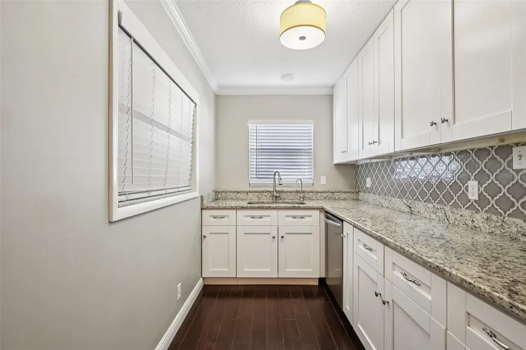1545 W River Lane Tampa FL 33603