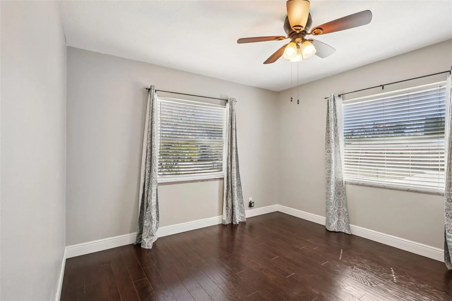 1545 W River Lane Tampa FL 33603