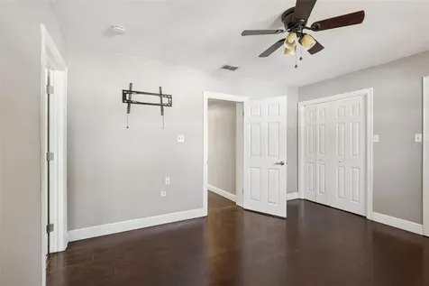 1545 W River Lane Tampa FL 33603