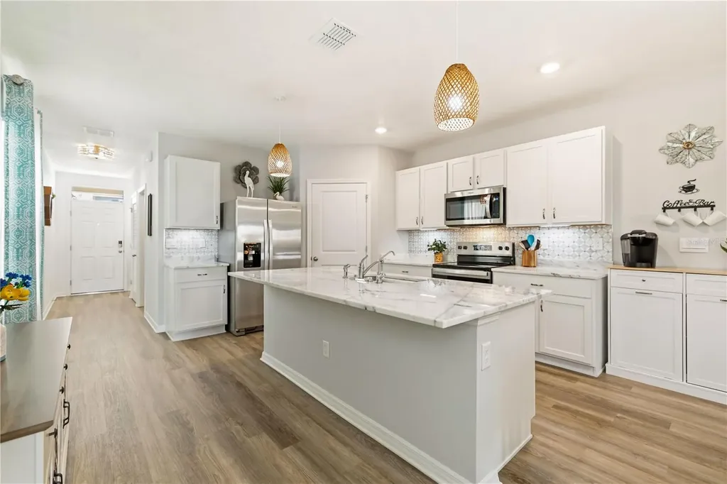 3387 Hilltop Circle Bradenton FL 34211