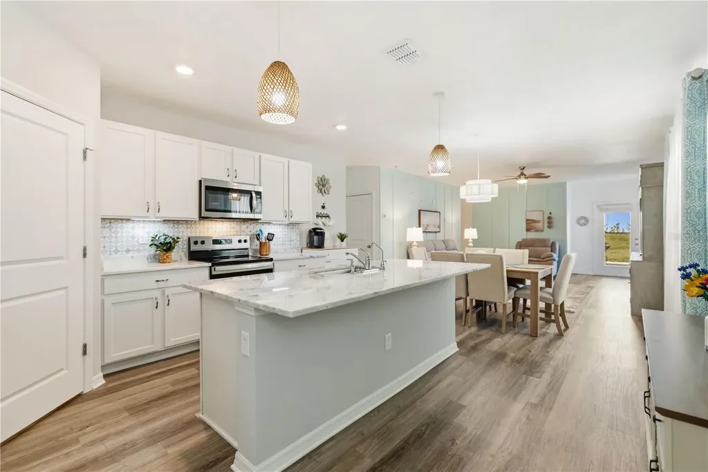 3387 Hilltop Circle Bradenton FL 34211