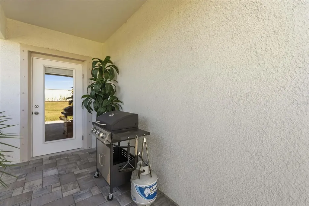 3387 Hilltop Circle Bradenton FL 34211