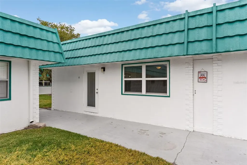 205 Kings Boulevard Sun City Center FL 33573