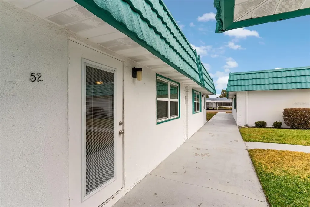 205 Kings Boulevard Sun City Center FL 33573