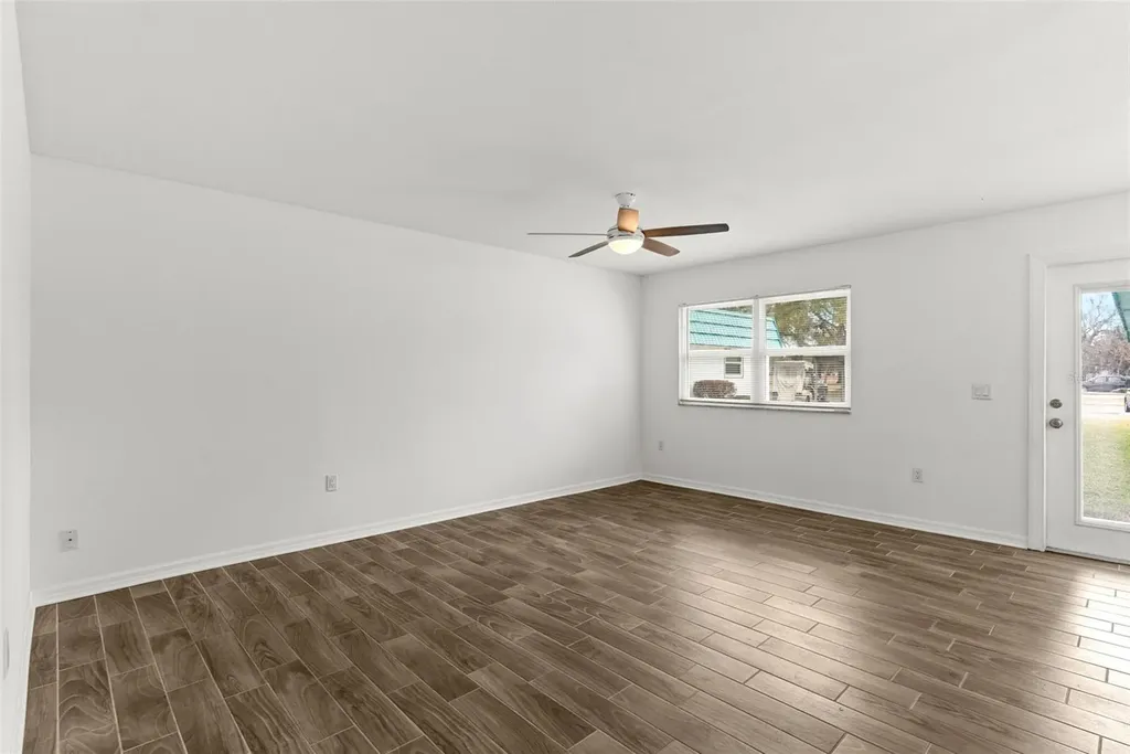 205 Kings Boulevard Sun City Center FL 33573