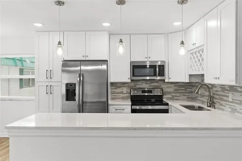 205 Kings Boulevard Sun City Center FL 33573