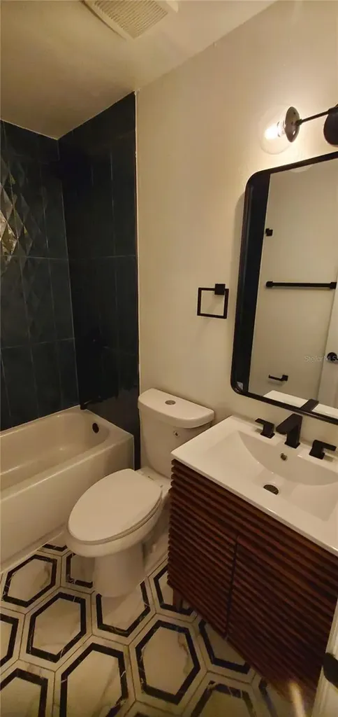 3865 15th Avenue S St Petersburg FL 33711