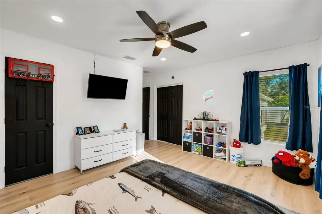 10016 Ridge Road Seminole FL 33772