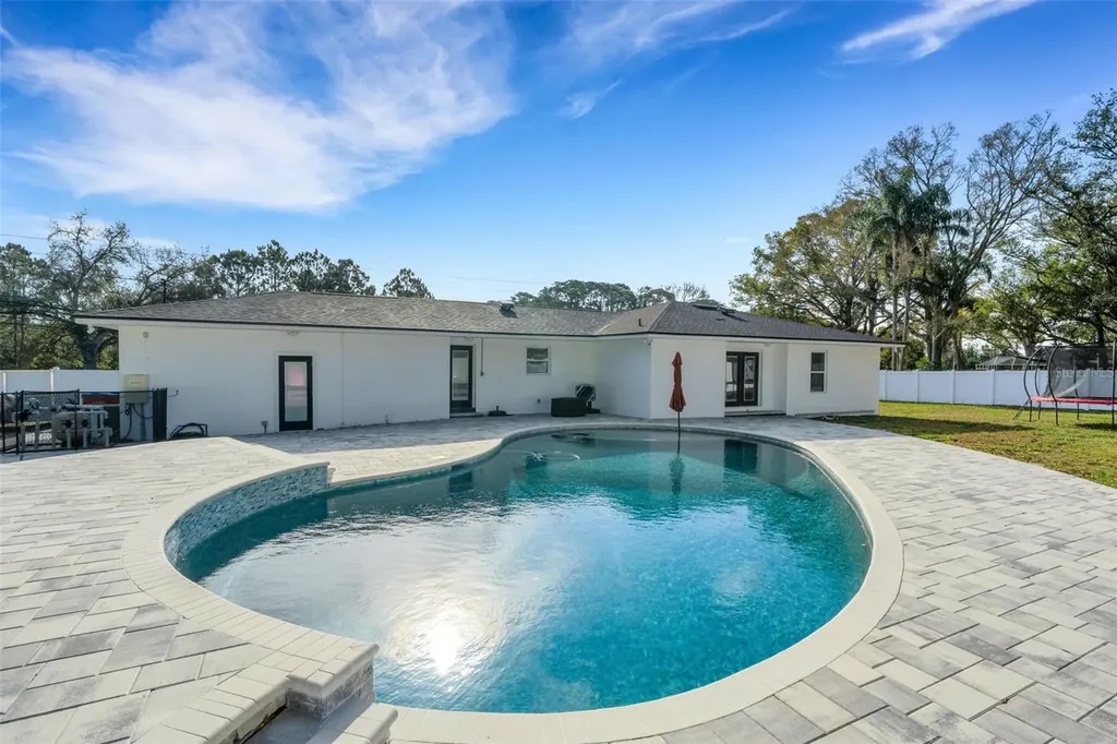 10016 Ridge Road Seminole FL 33772
