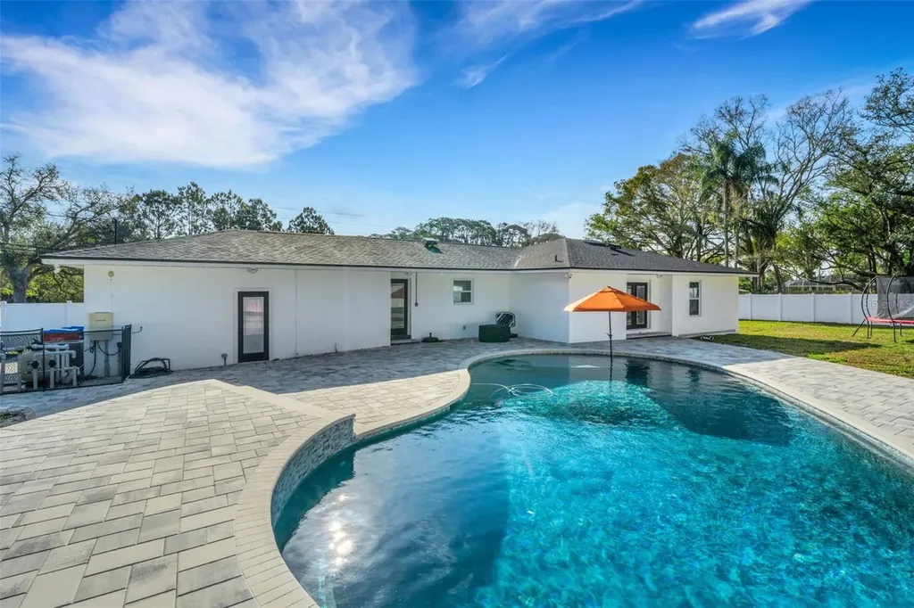 10016 Ridge Road Seminole FL 33772