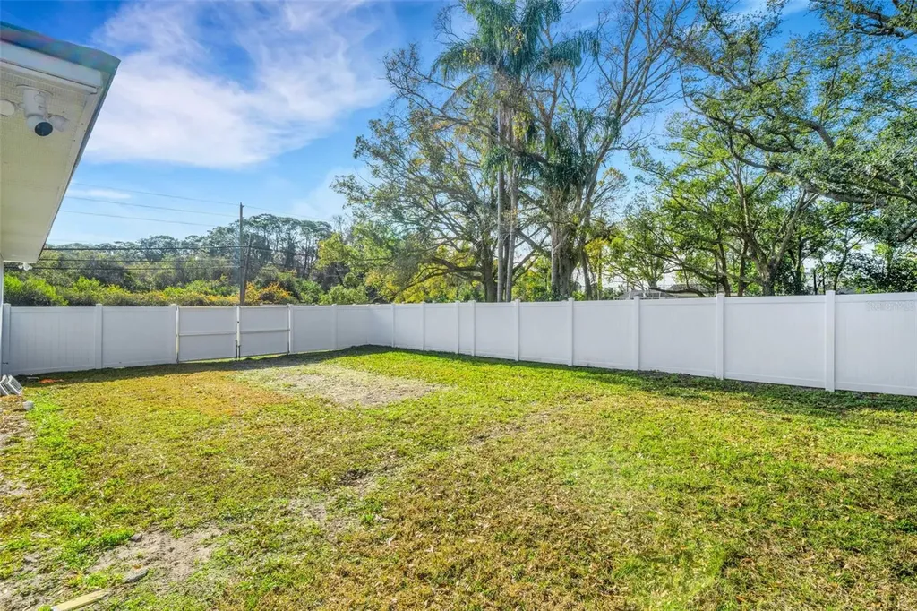 10016 Ridge Road Seminole FL 33772