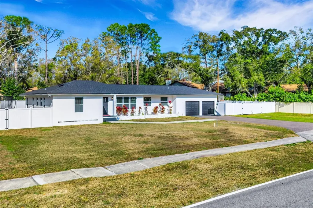 10016 Ridge Road Seminole FL 33772