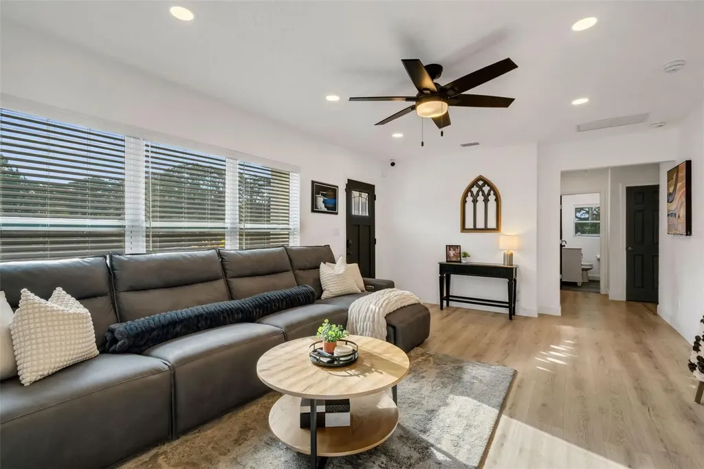 10016 Ridge Road Seminole FL 33772