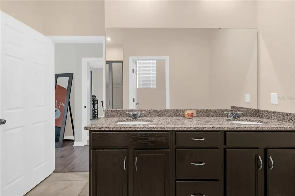 2401 Avian Loop Kissimmee FL 34741