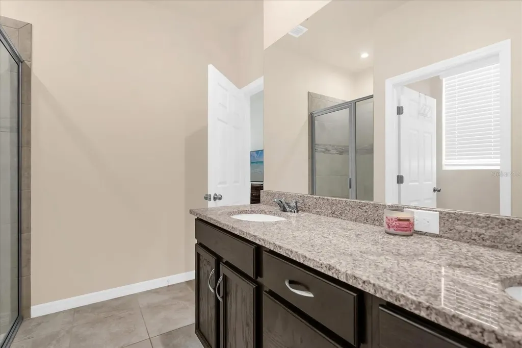 2401 Avian Loop Kissimmee FL 34741