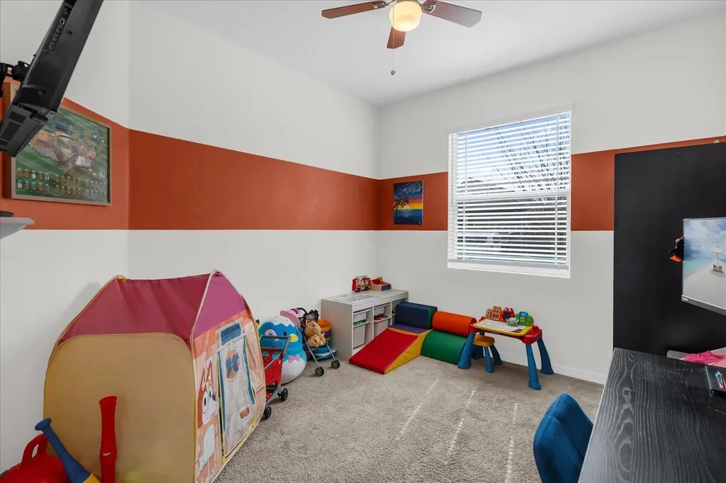 2401 Avian Loop Kissimmee FL 34741