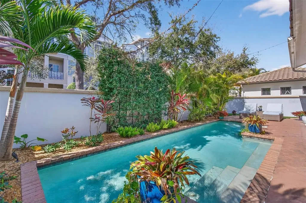 6054 Yeats Manor Drive Tampa FL 33616