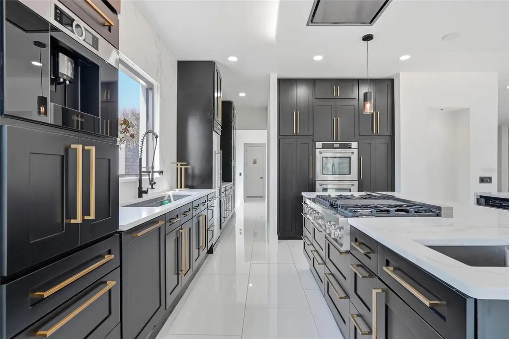 7818 N Hubert Avenue Tampa FL 33614