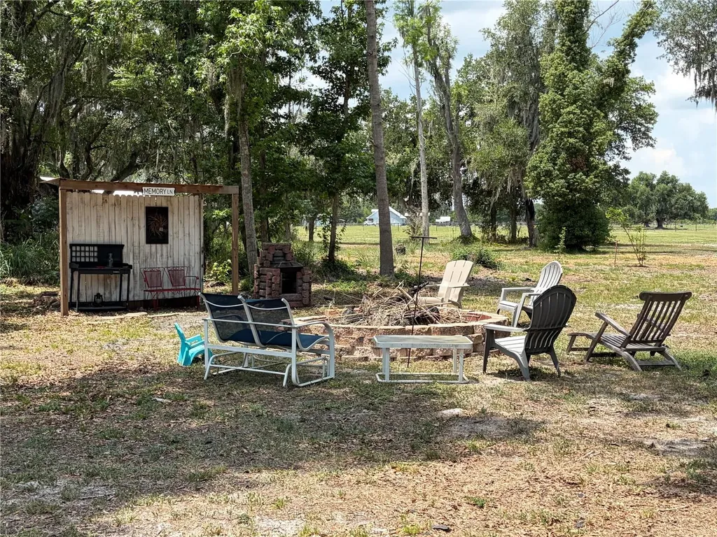 12919 S County Road 39 Lithia FL 33547