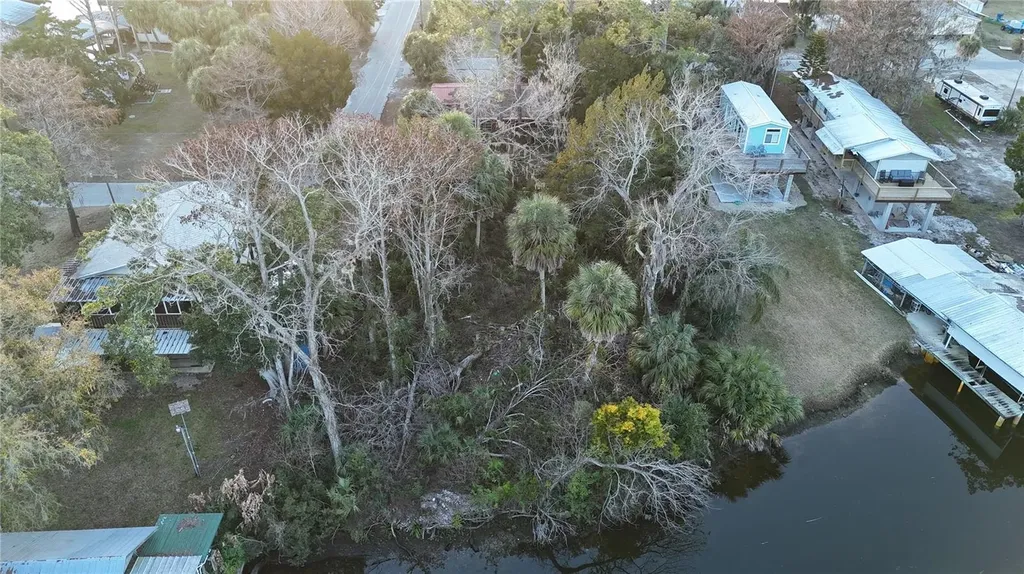 12 SE 241st Street Suwannee FL 32692