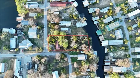 12 SE 241st Street Suwannee FL 32692