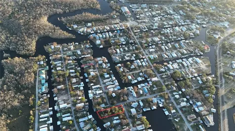 12 SE 241st Street Suwannee FL 32692