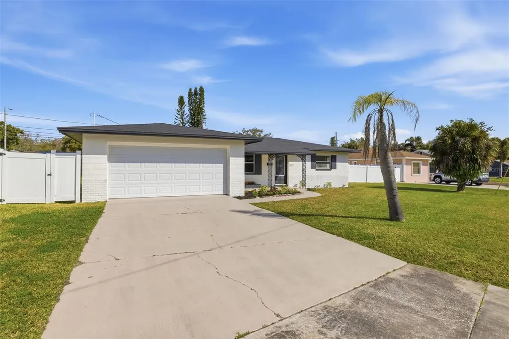 1027 27th Avenue S St Petersburg FL 33705
