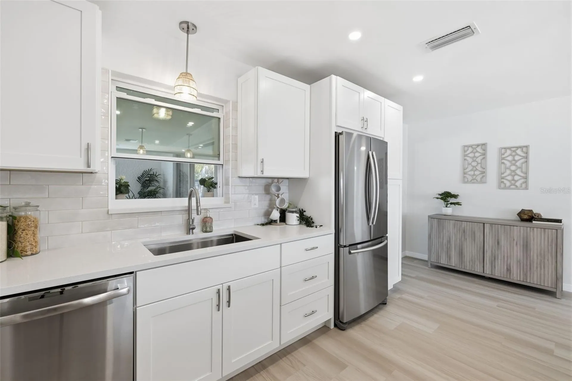 1027 27th Avenue S St Petersburg FL 33705