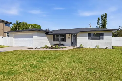 1027 27th Avenue S St Petersburg FL 33705