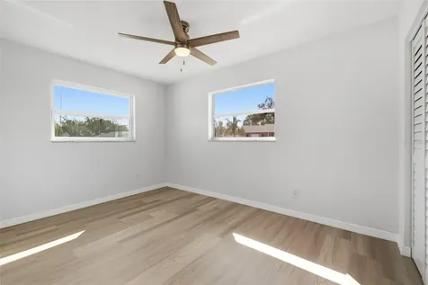 1027 27th Avenue S St Petersburg FL 33705