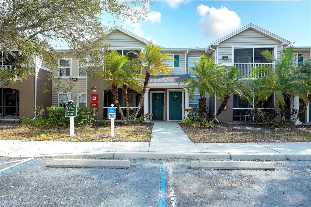 8917 Manor Loop Lakewood Ranch FL 34202