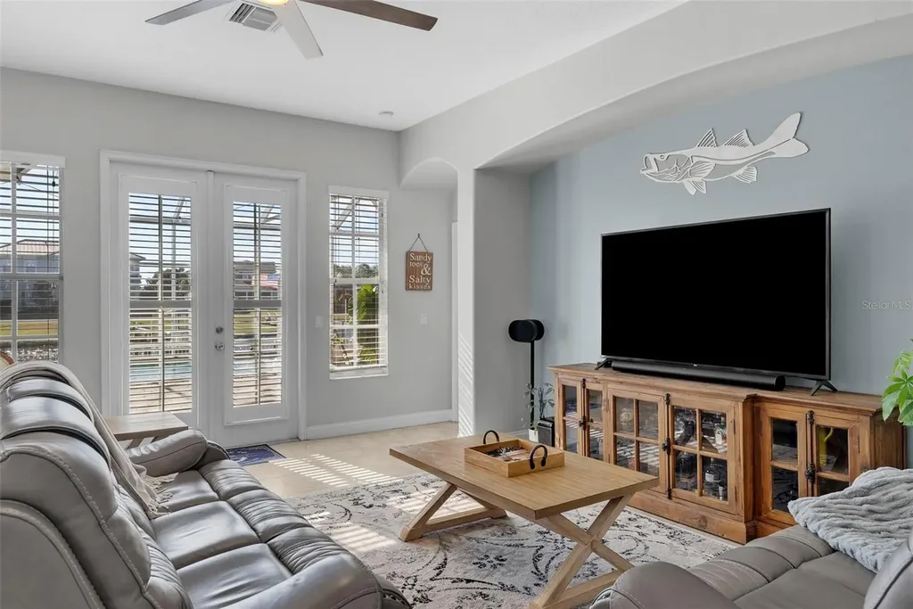 5210 Covesound Way Apollo Beach FL 33572