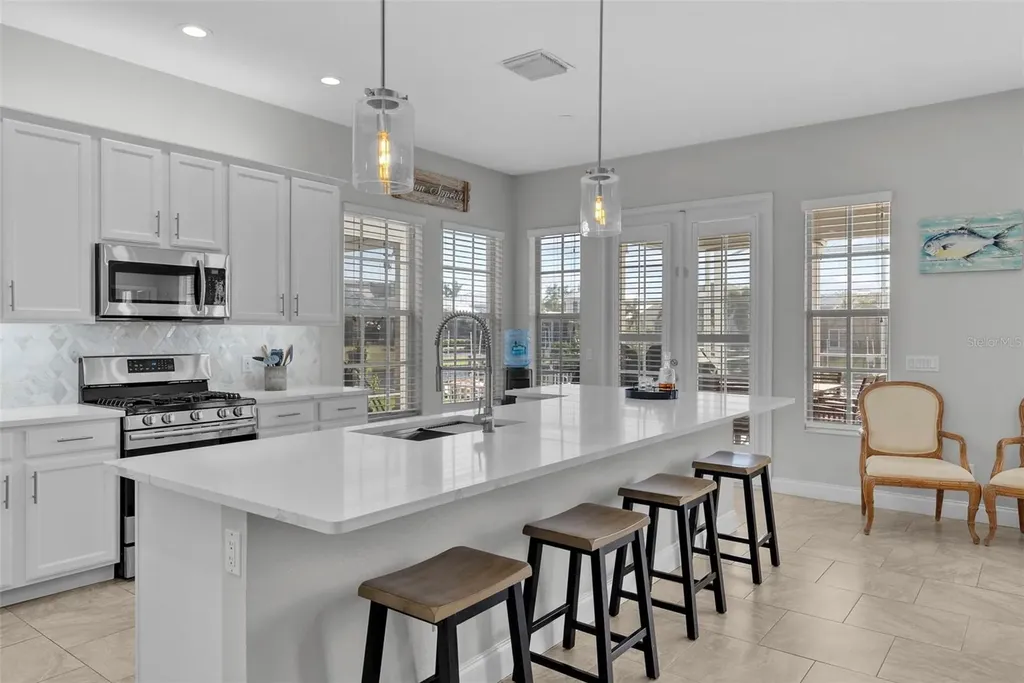 5210 Covesound Way Apollo Beach FL 33572