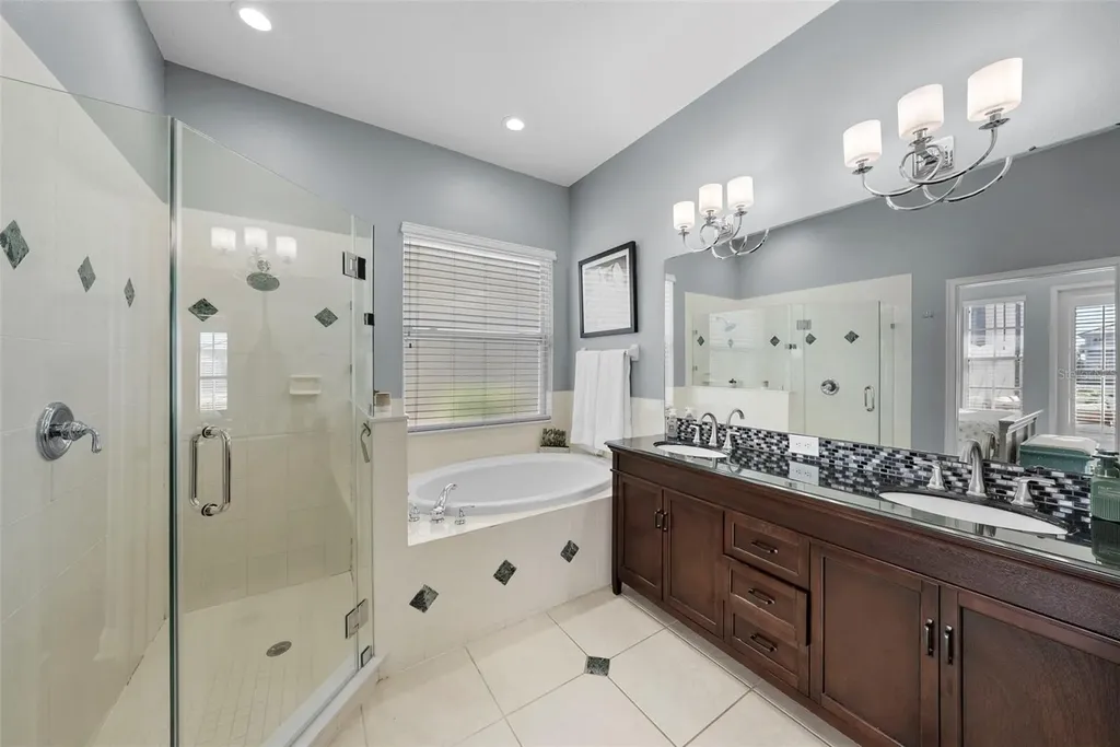 5210 Covesound Way Apollo Beach FL 33572