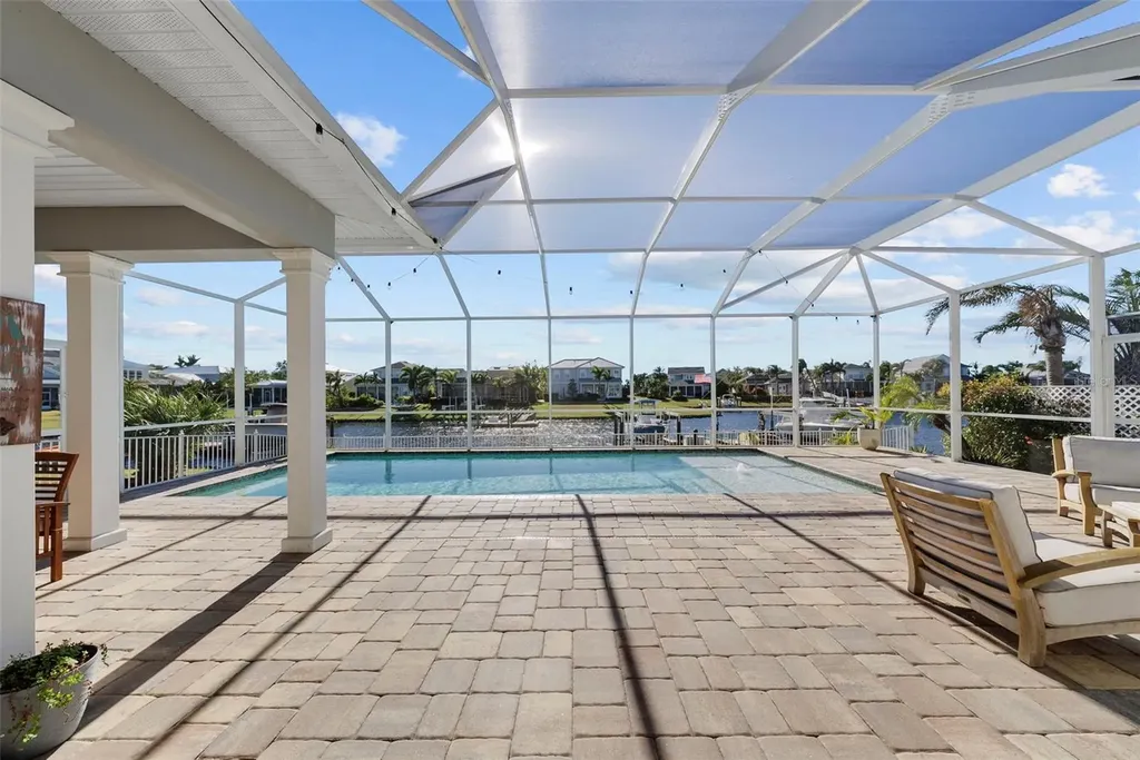 5210 Covesound Way Apollo Beach FL 33572