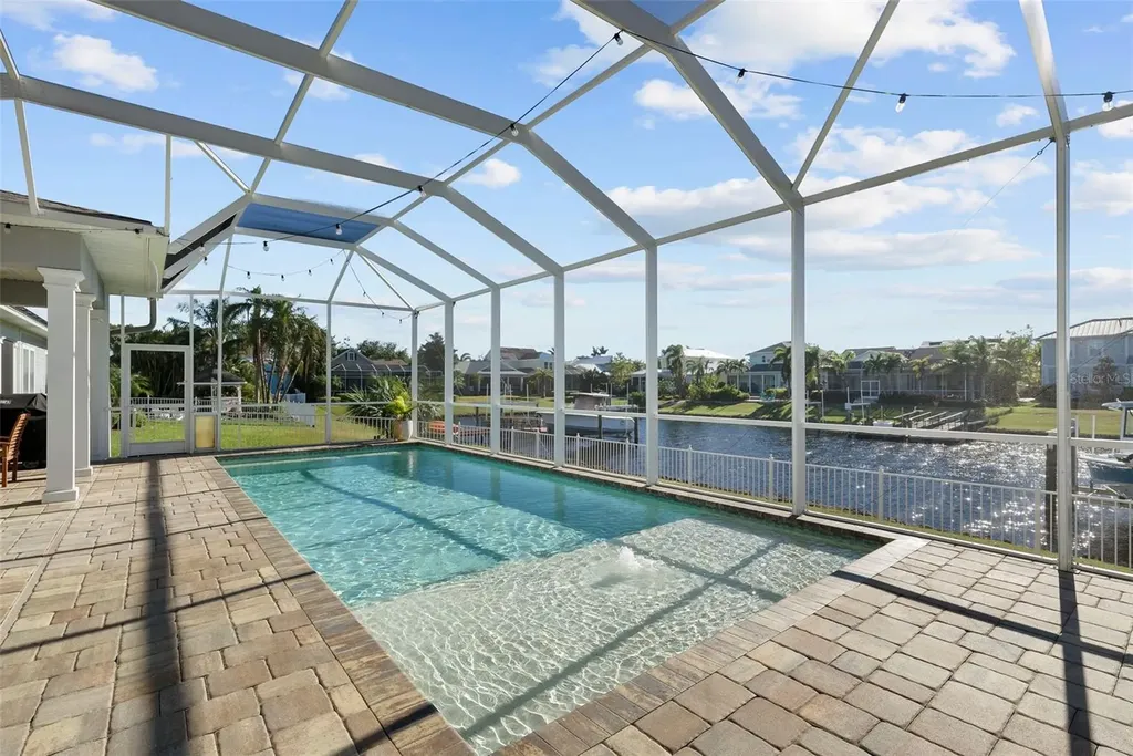 5210 Covesound Way Apollo Beach FL 33572