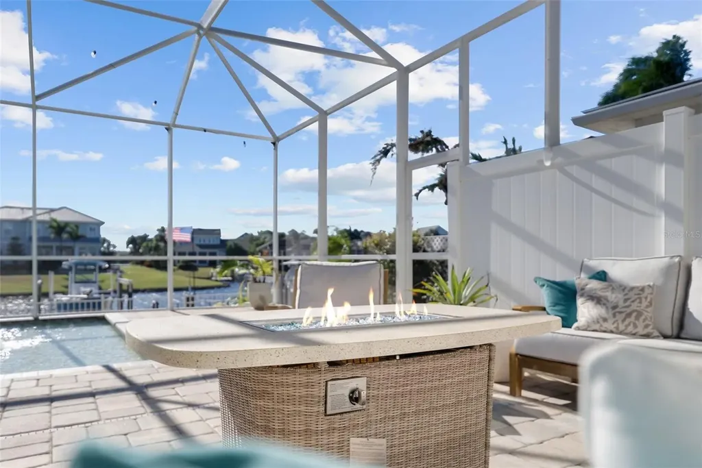 5210 Covesound Way Apollo Beach FL 33572