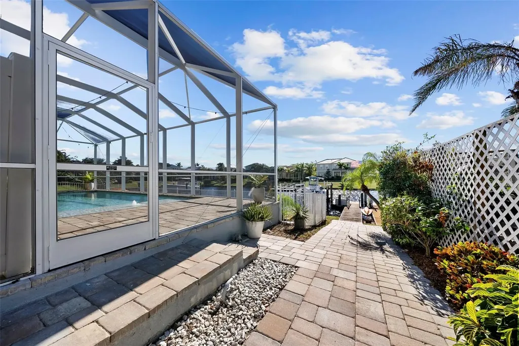 5210 Covesound Way Apollo Beach FL 33572
