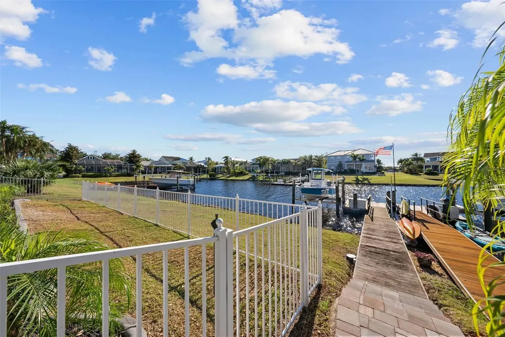 5210 Covesound Way Apollo Beach FL 33572
