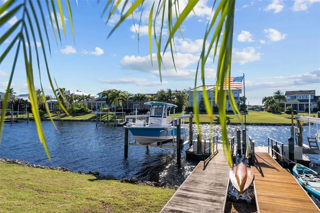 5210 Covesound Way Apollo Beach FL 33572