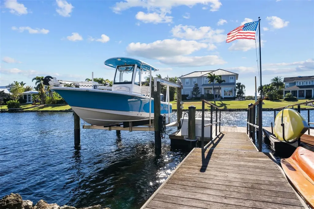 5210 Covesound Way Apollo Beach FL 33572