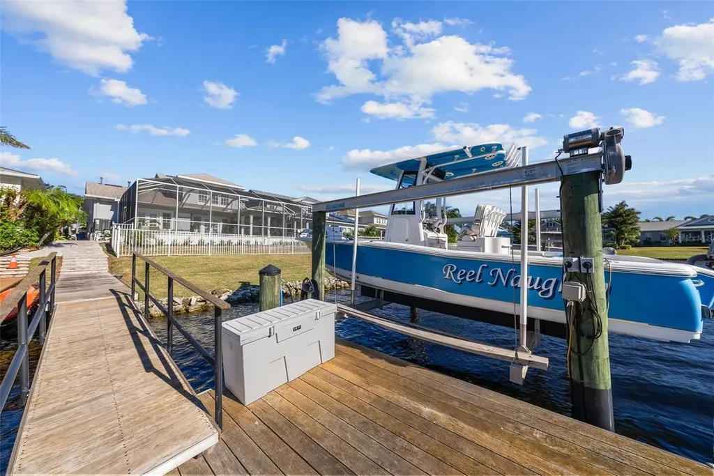 5210 Covesound Way Apollo Beach FL 33572